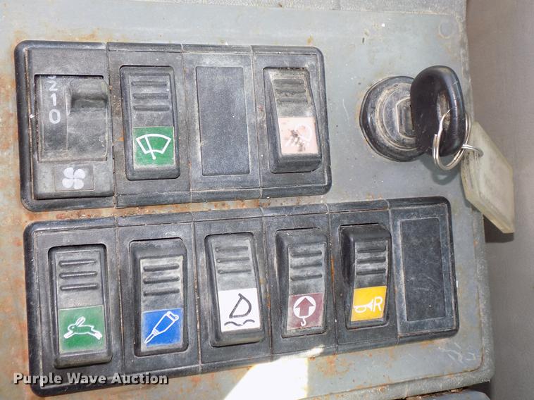 image for item DB8650 2005 Ingersoll Rand ZX-125 excavator