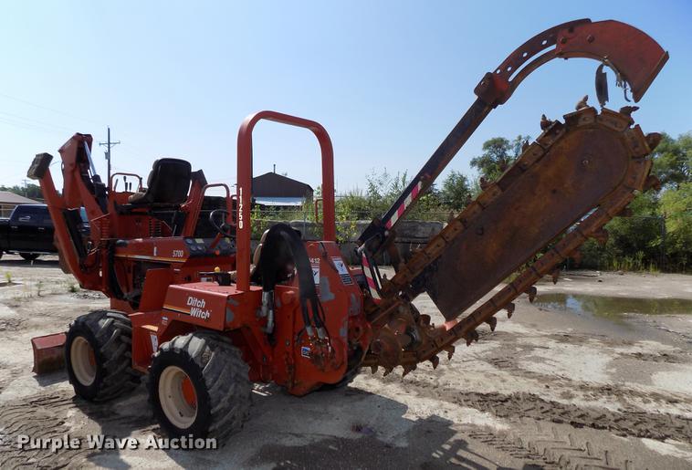 image for item DB8653 2000 Ditch Witch 5700 trencher