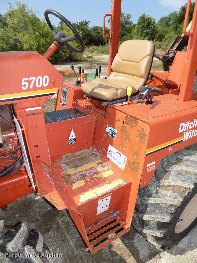 image for item DB8653 2000 Ditch Witch 5700 trencher