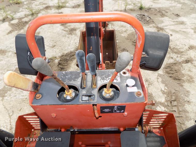 image for item DB8653 2000 Ditch Witch 5700 trencher