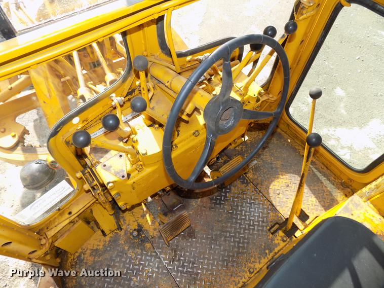 image for item DB8654 1969 Caterpillar 12F rigid frame motor grader