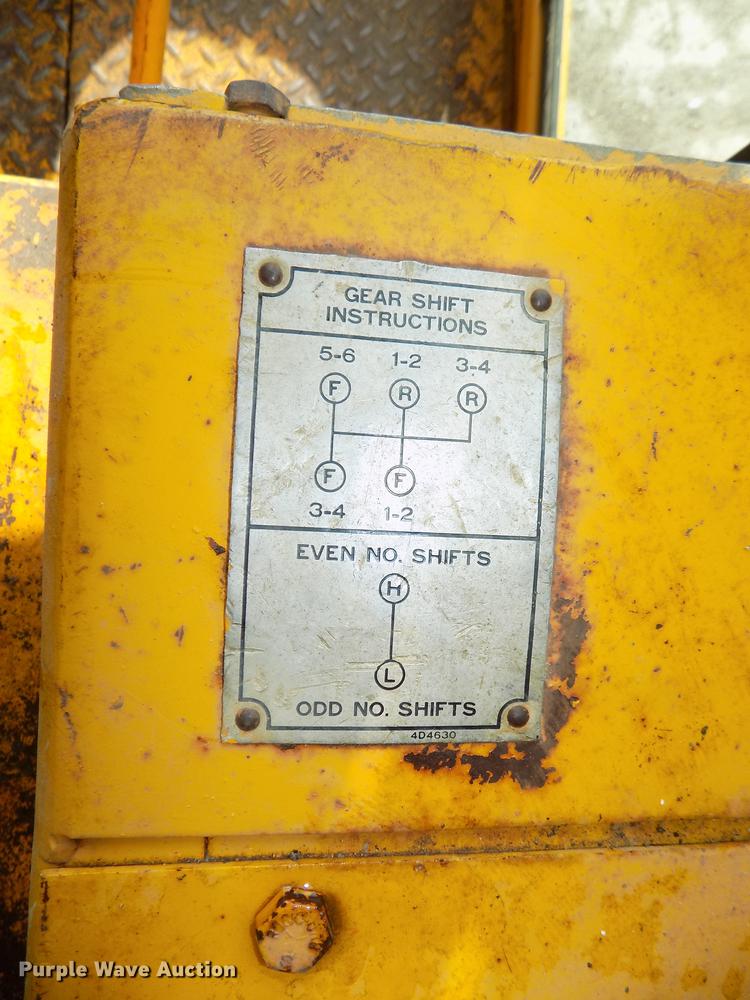 image for item DB8654 1969 Caterpillar 12F rigid frame motor grader