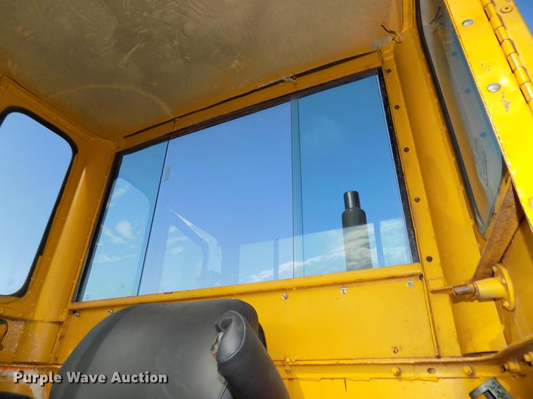 image for item DB8654 1969 Caterpillar 12F rigid frame motor grader