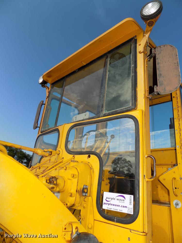 image for item DB8654 1969 Caterpillar 12F rigid frame motor grader