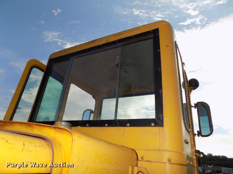 image for item DB8654 1969 Caterpillar 12F rigid frame motor grader