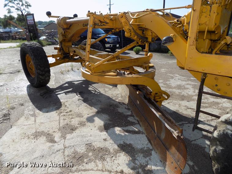 image for item DB8654 1969 Caterpillar 12F rigid frame motor grader