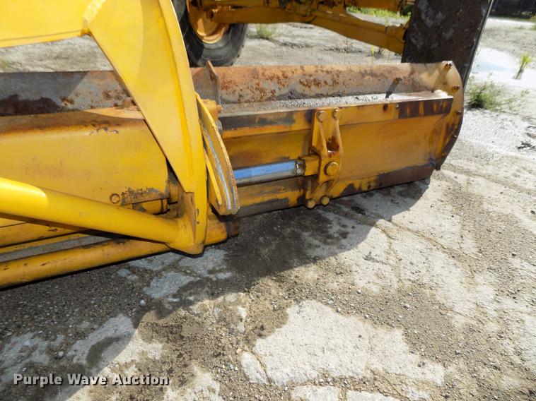 image for item DB8654 1969 Caterpillar 12F rigid frame motor grader