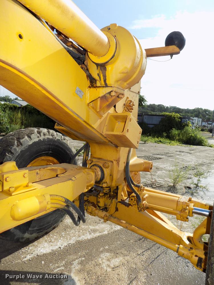 image for item DB8654 1969 Caterpillar 12F rigid frame motor grader