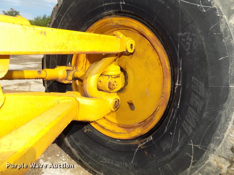 image for item DB8654 1969 Caterpillar 12F rigid frame motor grader