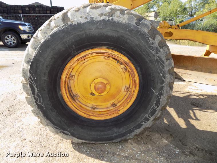 image for item DB8654 1969 Caterpillar 12F rigid frame motor grader