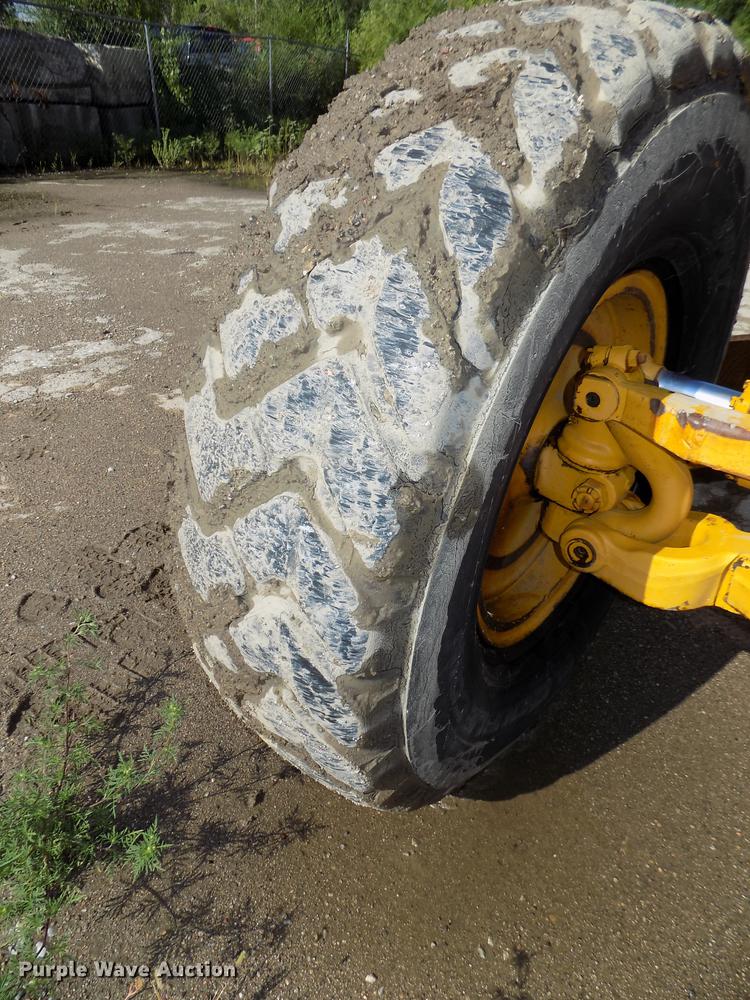 image for item DB8654 1969 Caterpillar 12F rigid frame motor grader