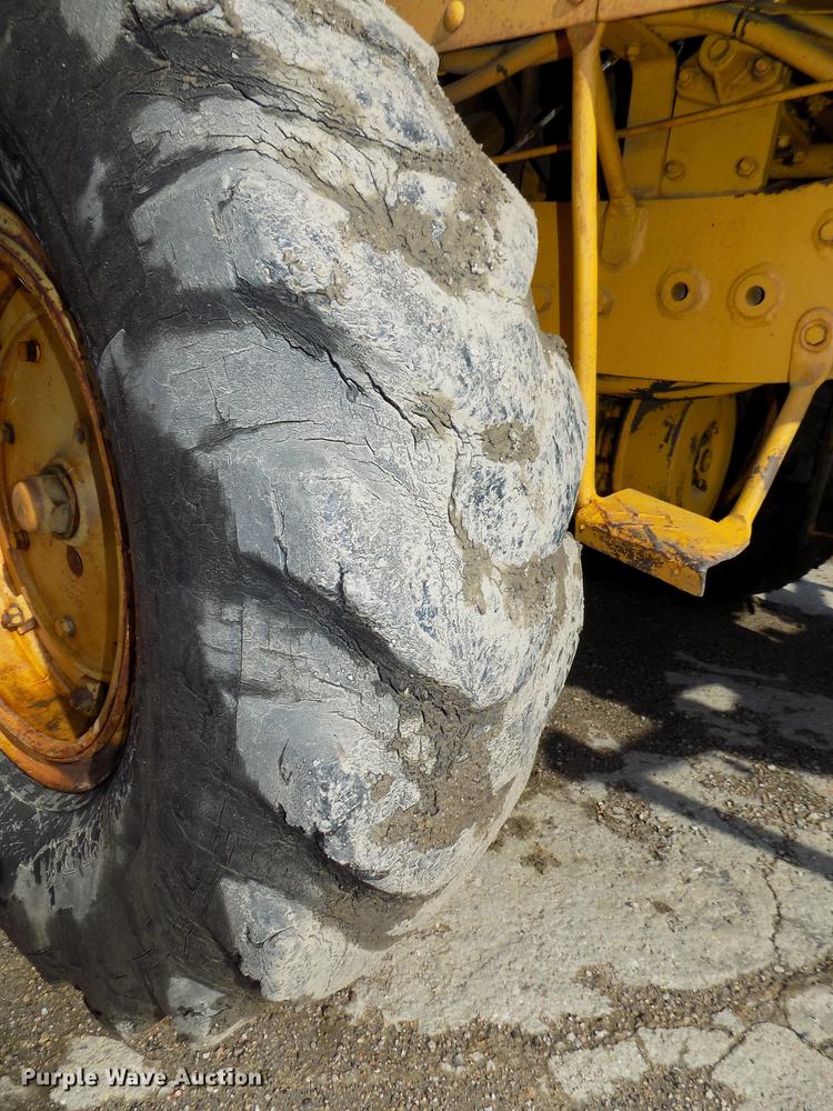 image for item DB8654 1969 Caterpillar 12F rigid frame motor grader