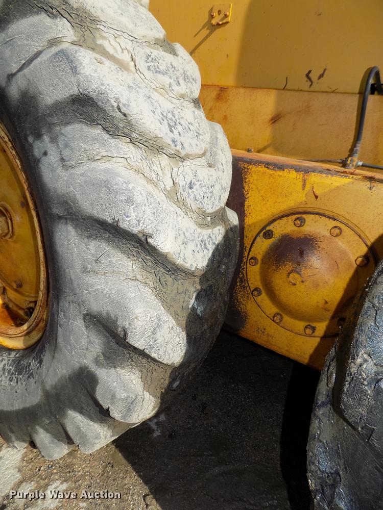 image for item DB8654 1969 Caterpillar 12F rigid frame motor grader