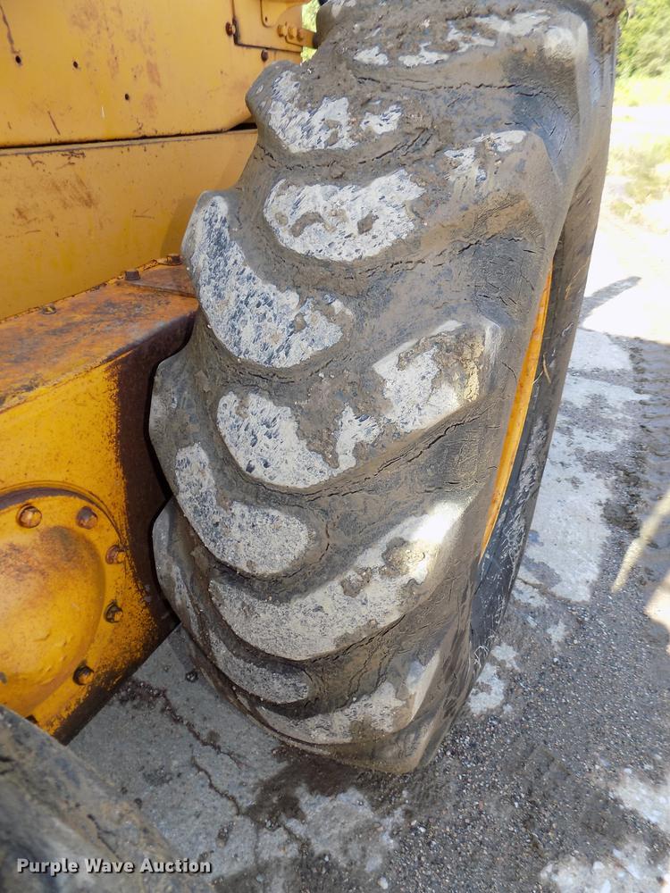 image for item DB8654 1969 Caterpillar 12F rigid frame motor grader