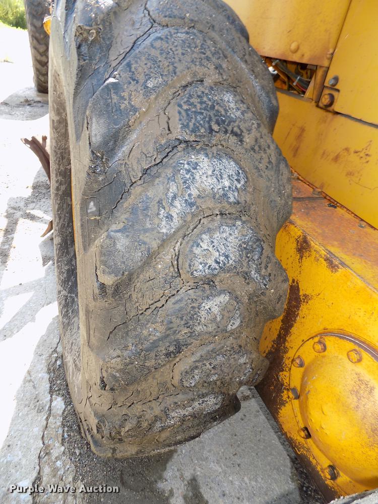 image for item DB8654 1969 Caterpillar 12F rigid frame motor grader