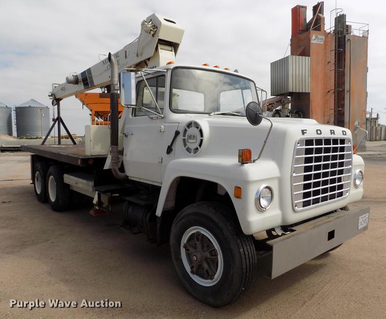 image for item DB9138 1978 Ford crane truck