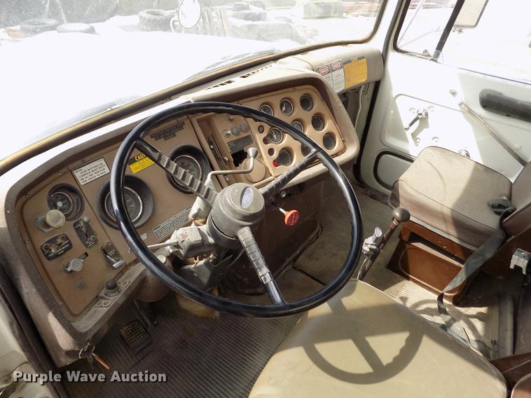 image for item DB9138 1978 Ford crane truck