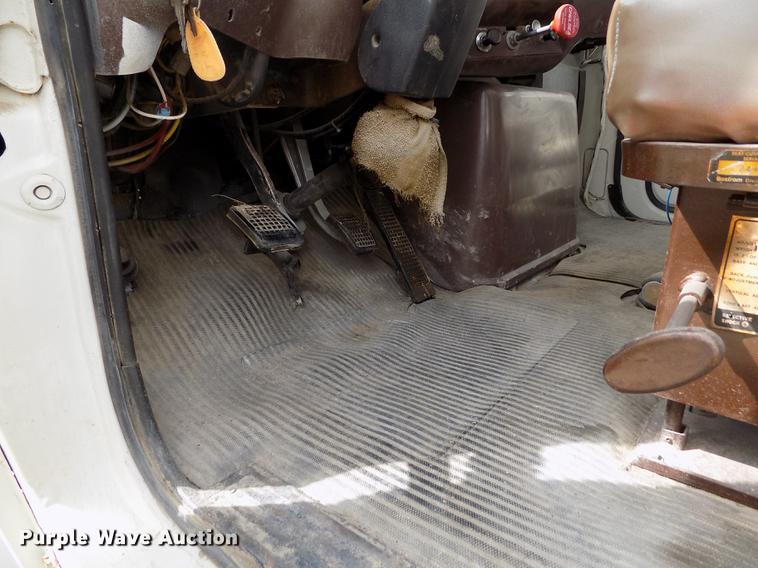 image for item DB9138 1978 Ford crane truck