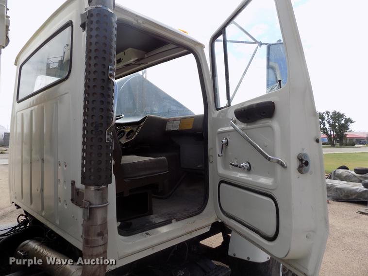 image for item DB9138 1978 Ford crane truck