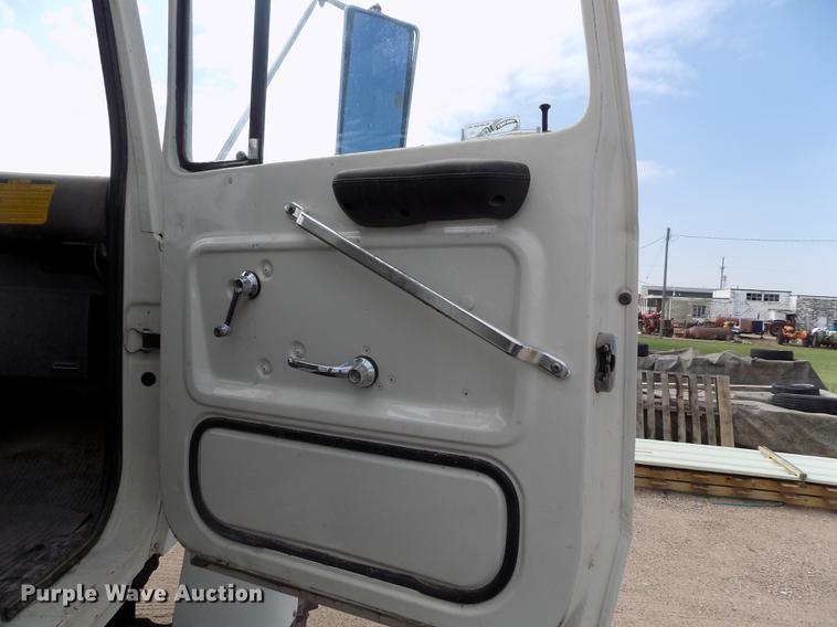 image for item DB9138 1978 Ford crane truck