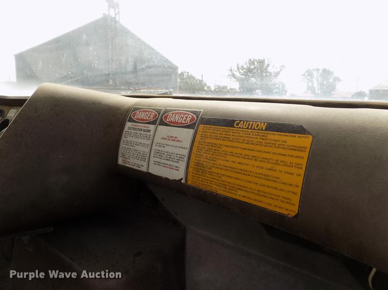 image for item DB9138 1978 Ford crane truck