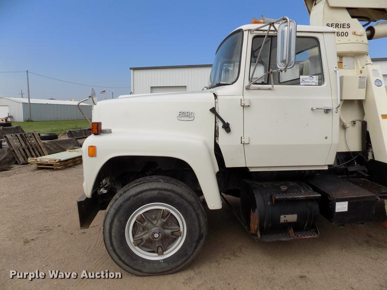 image for item DB9138 1978 Ford crane truck