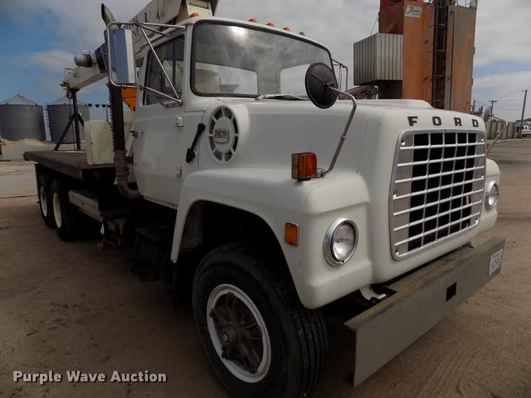 image for item DB9138 1978 Ford crane truck