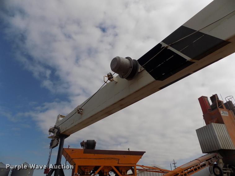 image for item DB9138 1978 Ford crane truck