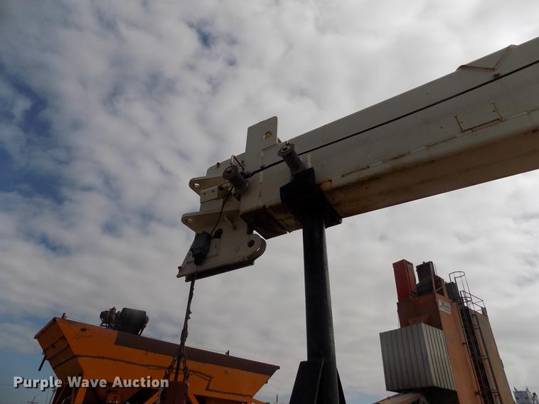 image for item DB9138 1978 Ford crane truck