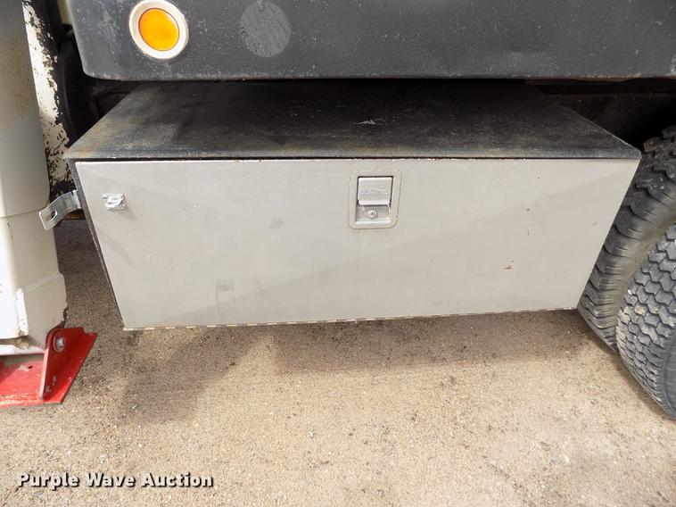 image for item DB9138 1978 Ford crane truck