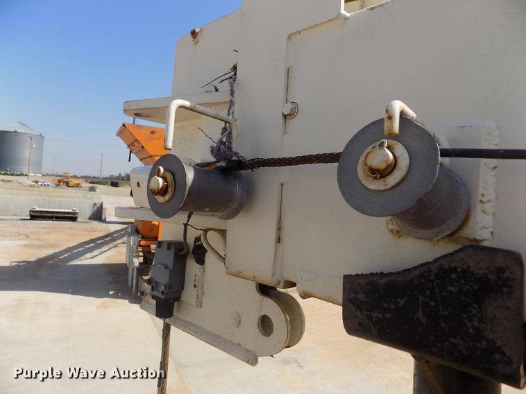 image for item DB9138 1978 Ford crane truck