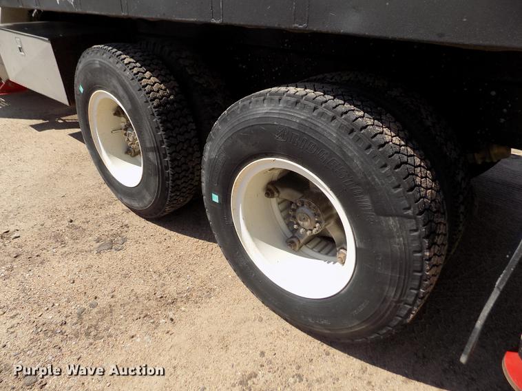 image for item DB9138 1978 Ford crane truck