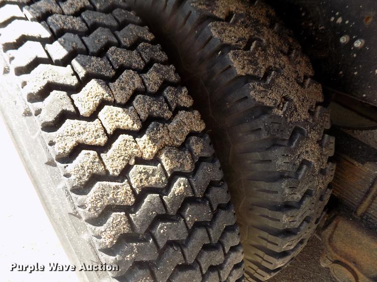 image for item DB9138 1978 Ford crane truck