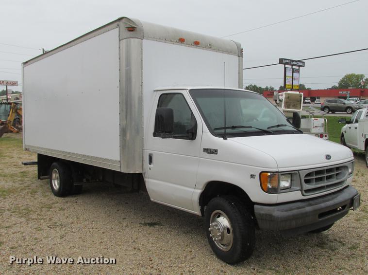 image for item DB9312 2002 Ford Econoline E350 Super Duty service and lube box truck