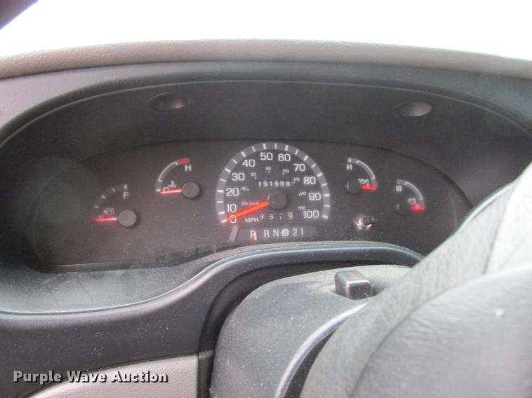 image for item DB9312 2002 Ford Econoline E350 Super Duty service and lube box truck