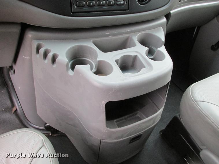 image for item DB9312 2002 Ford Econoline E350 Super Duty service and lube box truck