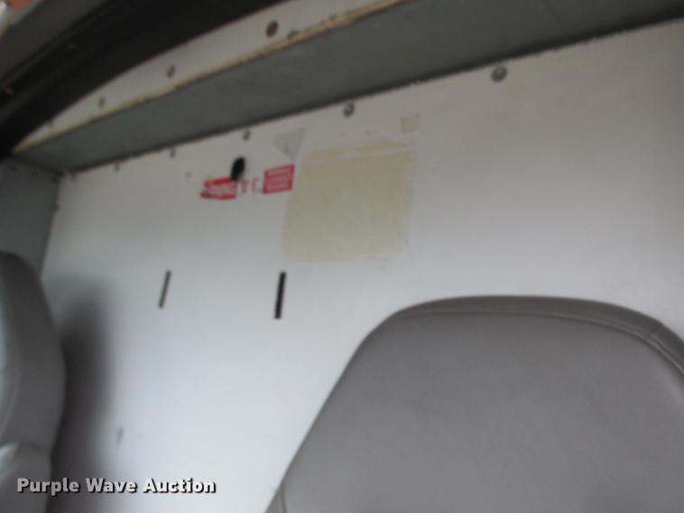 image for item DB9312 2002 Ford Econoline E350 Super Duty service and lube box truck