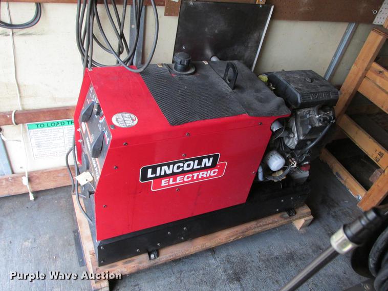 image for item DB9312 2002 Ford Econoline E350 Super Duty service and lube box truck