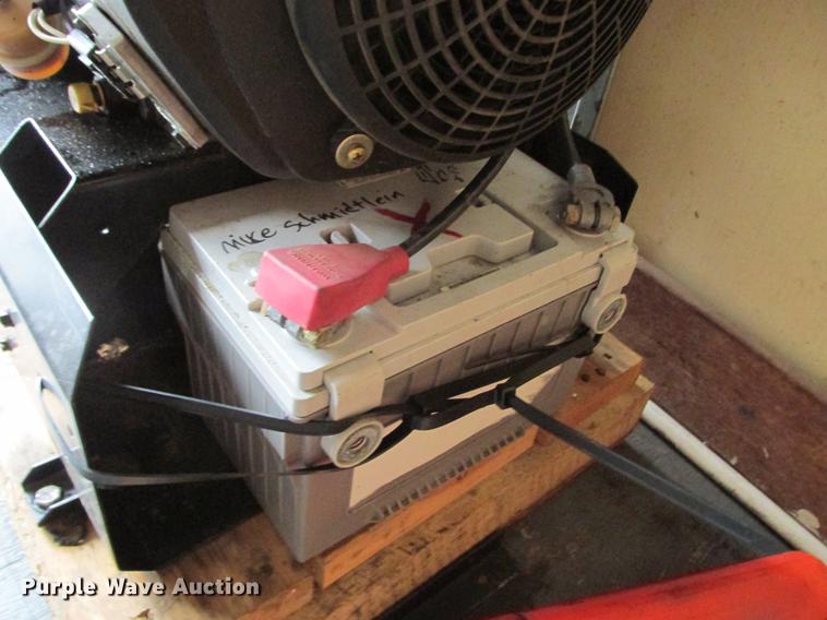 image for item DB9312 2002 Ford Econoline E350 Super Duty service and lube box truck