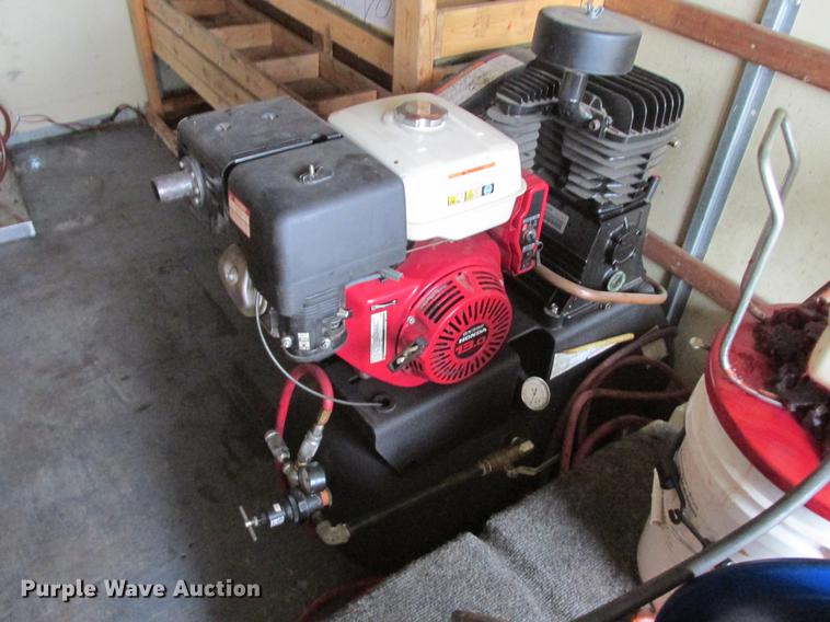 image for item DB9312 2002 Ford Econoline E350 Super Duty service and lube box truck