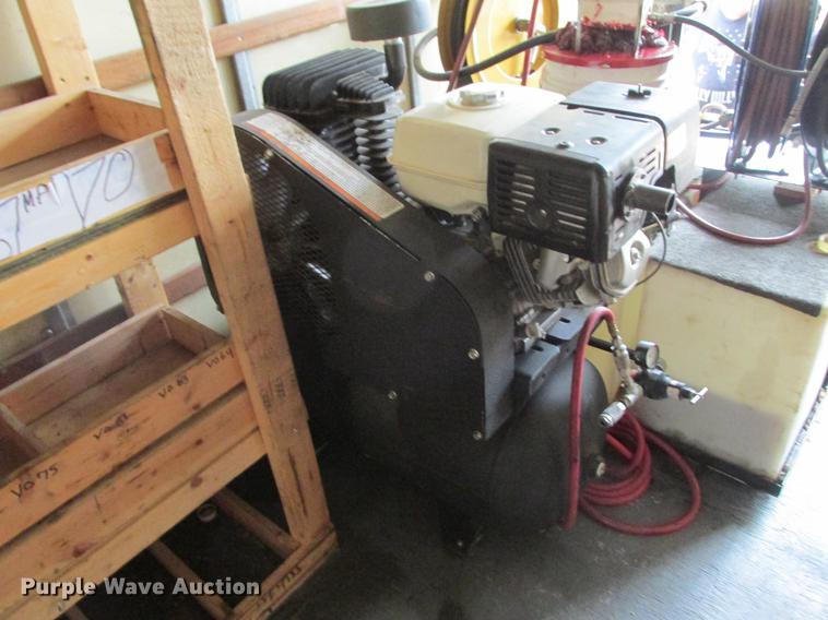 image for item DB9312 2002 Ford Econoline E350 Super Duty service and lube box truck