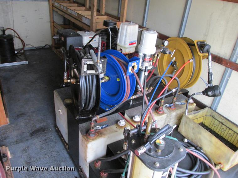 image for item DB9312 2002 Ford Econoline E350 Super Duty service and lube box truck