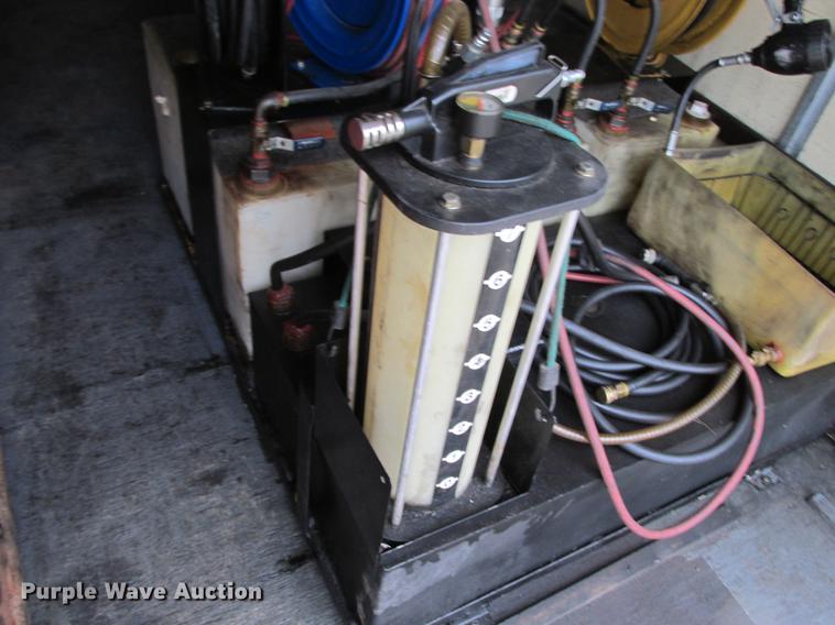 image for item DB9312 2002 Ford Econoline E350 Super Duty service and lube box truck