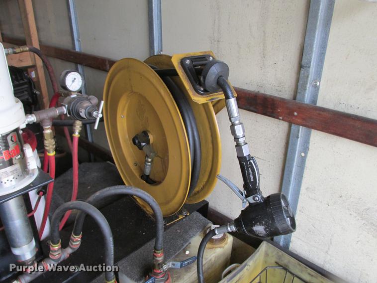 image for item DB9312 2002 Ford Econoline E350 Super Duty service and lube box truck