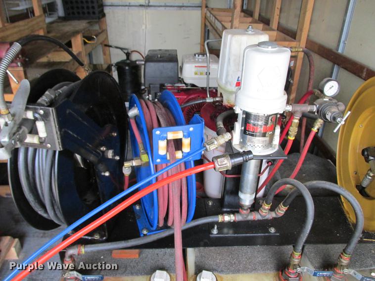 image for item DB9312 2002 Ford Econoline E350 Super Duty service and lube box truck