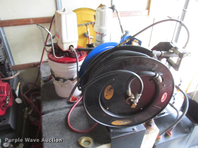 image for item DB9312 2002 Ford Econoline E350 Super Duty service and lube box truck