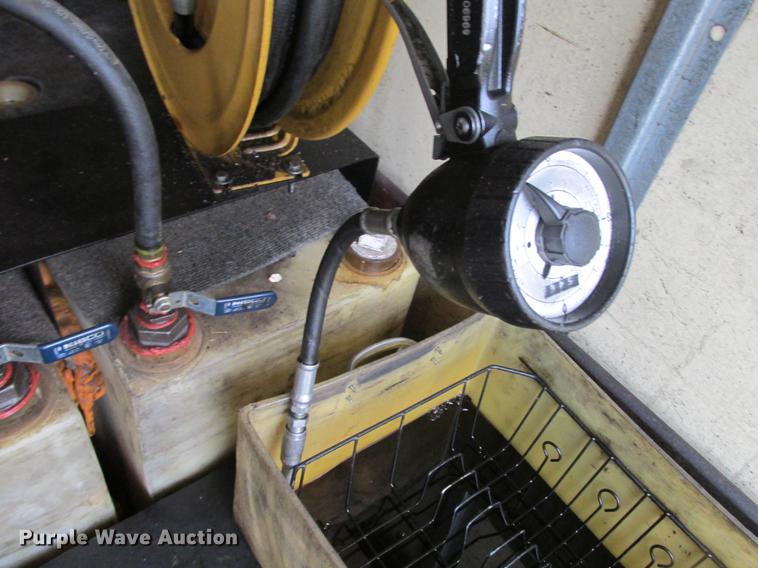 image for item DB9312 2002 Ford Econoline E350 Super Duty service and lube box truck