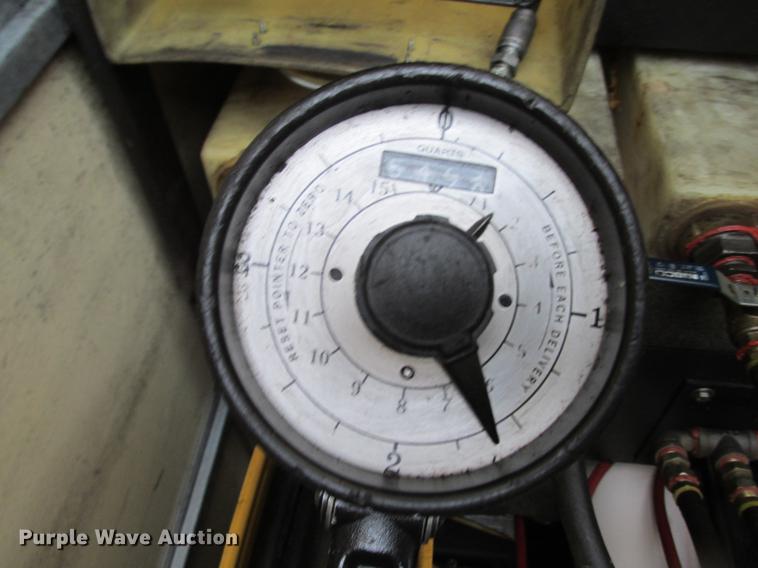 image for item DB9312 2002 Ford Econoline E350 Super Duty service and lube box truck