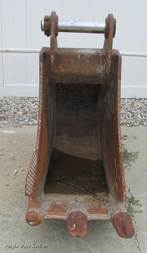 image for item DB9314 Hensley excavator bucket