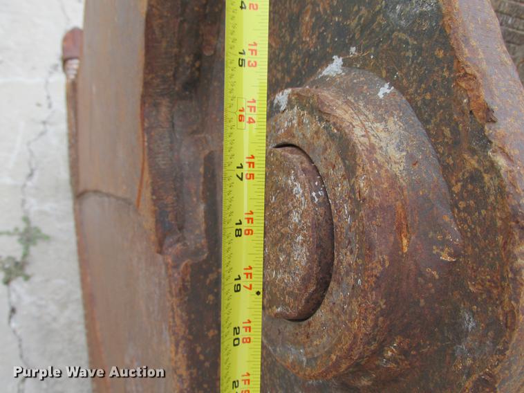 image for item DB9314 Hensley excavator bucket